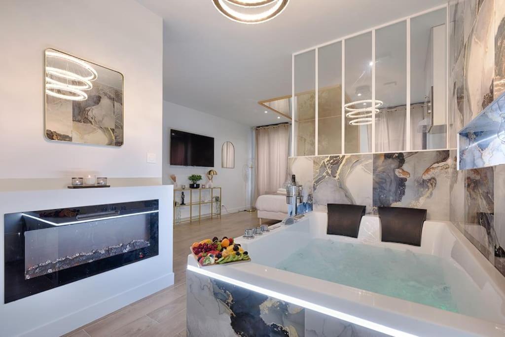 Welcome To Dubai / Jacuzzi Ivry-sur-Seine Ngoại thất bức ảnh